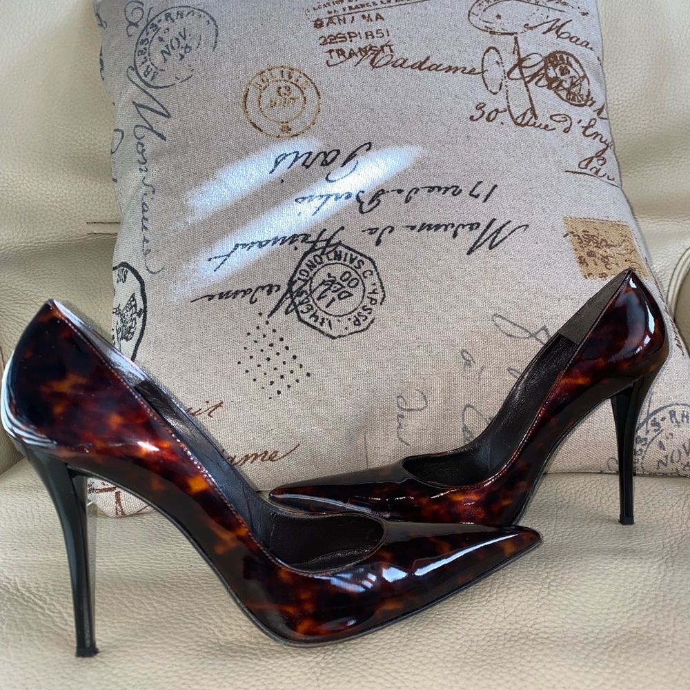 Stuart Weitzman Tortoise Shell Patent Leather Heel